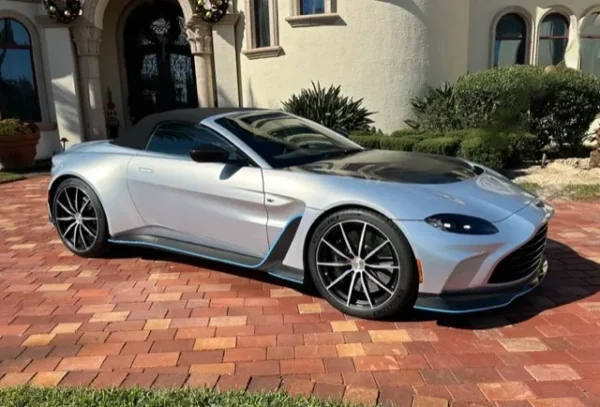 Aston Martin V12 Vantage Roadster convertible